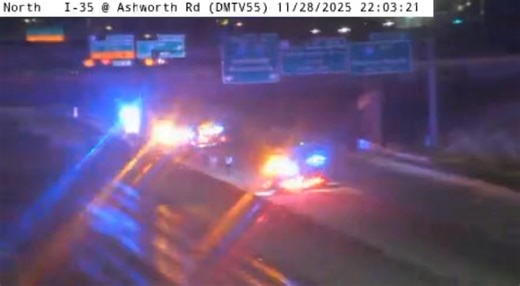 If you are traveling this evening, please drive with caution as the roads are becoming slick due to the snow. This video is of I-35 northbound in West Des Moines of an accident blocking the left lane. The Iowa State Patrol reported 84 calls for service today through 9pm. Of those, there were 29 total crashes covered. And this winter storm is just getting started, with another 24 hours left of snow to fall. If you must travel, check 511ia.org for the latest road conditions. | Iowa Storm Chasing N