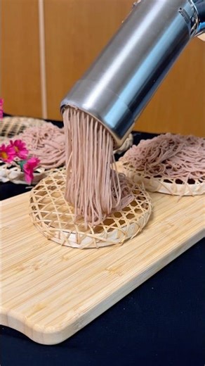 Using the machine to press out these soft string hoppers ,so satisfying to watch! #idiyappam