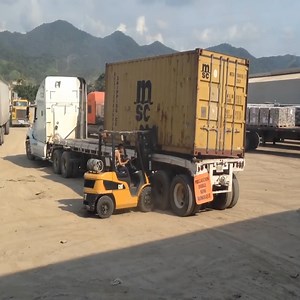Lower 20 foot container with forklift | Amazing Videos