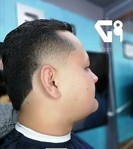 38K views · 1.1K reactions | En este tutorial aprenderemos a realizar el corte llamado los cuadros o taper paso a paso en español para principiantes | Gutibarber89 | Facebook
