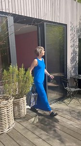 14 reactions | Quelle tenue tu préfères ? Franchement… je les aime TOUTES ! Sandrine défile, virevolte, enchaîne les looks Imprévu… et moi ? J’ai la tournis (mais la bonne) ! Des matières canons, des coupes qui claquent, du style, du peps… RDV ce soir à 20h30 en live Facebook pour découvrir la collection ensemble ! -10 % uniquement pendant le live ! Boutique ouverte : Jeudi : 16h – 19h Vendredi : 10h – 18h Samedi : 10h – 18h @imprevubelgium | Boutique Neozone | Facebook