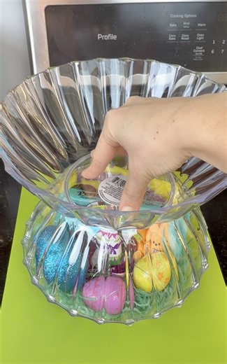 this is so cheap to make! learn how to make a cute easter basket on a budget with all supplies purchased from the dollar store #easter #easterbasket #crafts | Brooklyn B