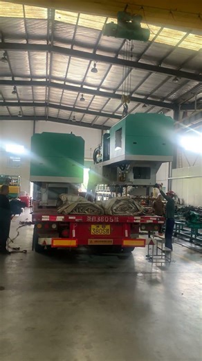 3 sets pen making injection molding machine 220t loading by crane #machine #stationery #penmaking