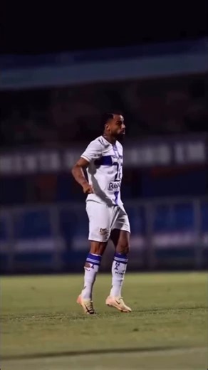 Victor Madureira | Bater bem na bola sempre foi uma das principais qualidades de @_netinho97 Já decidiu muito jogo. Mas não é sorte, é muita repetição.... | Instagram