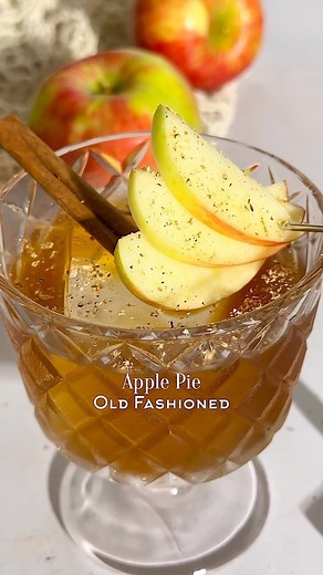 Kelly Pettit on Instagram: "Honeycrisp Apple Pie Old Fashioned 🍎🍁🍂 first fall recipe of the season! Old Fashioned: 2 oz bourbon 1/2 oz apple pie syrup* 4 dashes @feebrothersbitters Black Walnut Bitters Orange peel Garnish: apple fan, cinnamon stick, grated nutmeg Method: In a mixing glass, add orange peel, bitters, and apple pie syrup. Gently press. Add bourbon and ice. Stir for 30 seconds, or until mixing glass is chilled. Strain over a large ice cube and garnish with an apple fan, cinnamon 