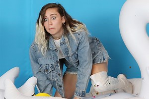 Miley Cyrus Sings Undercover With Jimmy Fallon in a NYC Subway