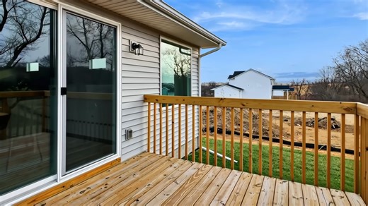 🏡✨ JUST COMPLETED in Norwalk — meet the brand-new Eisenhower II plan by Greenland Homes! 🎥 Video tour included — see below! If you’ve been waiting for an easy-living ranch with the right layout, this is it 👇 ✅ 2 bedrooms on the main level ✅ Open-concept main living space (bright, functional, and feels bigger than you expect) ☀️ ✅ Breakfast bar for quick mornings entertaining 🍳☕️ ✅ Eat-in dining area — perfect for weeknights or hosting friends 🍽️ ✅ Built by Greenland Homes 2-year builder war