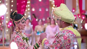 In the latest episode of #GhumHaiKisikeyPyaarMeiin, #Virat talks to #Sai and makes this big promise on the wedding that he'll answer all the questions that she has in her mind | Telly Talk India