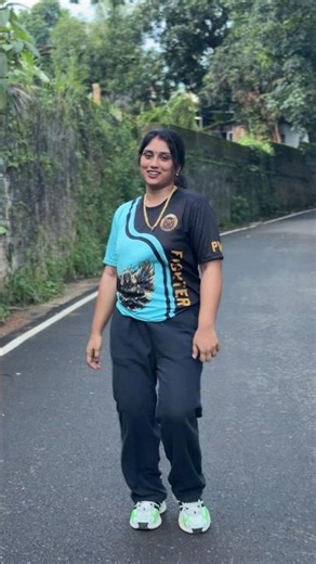 pavizha malli😍💃🏻#dance #pavizhamalli #youtube #viral #like #family #partner #youtubeshorts #tranding