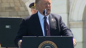 President Trump honors fallen officers at police memorial service