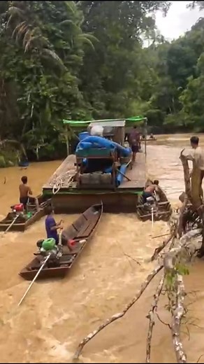 205K views · 1.8K reactions | Good morning gold mining friends..!!! The process of moving the gold mining raft up the river together in the morning when the flood had started to come.. #goodmorning #goodnight #gold #mining #friends #thebest #process #moveon #transformation #The #rafting #theboys #adventure #challenge #borneo #kalimantan #weekend #river #flood #rainyday #sunday #trend #fb | Nopelindo Karnopa Railis | Facebook