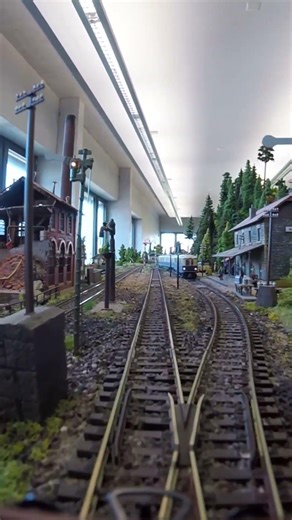 Führerstandsmitfahrt in den Bahnhof Penk #modellbau #train #modeltrains #scene