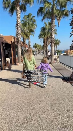 Carine van de Streek | Na jaren hier wonen blijf ik mij verbazen😂❤️ 🇹🇷Bij de tandarts krijg je bij binnenkomst koffie met koekjes aangeboden. Gastvrijheid boven... | Instagram