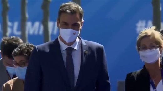 🚨 ब्रेकिंग: 🇪🇸 Spain के लिए अप्रत्यक्ष जीत 🔥🇪🇸 Pedro Sánchez ने सुबह 11:00 बजे European Union से अपील की कि वह Israel के साथ सभी संबंध निलंबित करे और उस पर आर्थिक प्रतिबंध लगाए। 🫡इसके कुछ ही घंटों बाद, रात 8:00 बजे 🇮🇱 Israel ने “एंटी-इज़राइल बायस” का हवाला देते हुए स्पेन को Kiryat Gat के कोऑर्डिनेशन सेंटर से हटा दिया।सोचिए इस नेता के साहस का स्तर कितना ऊंचा है! 🔥