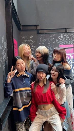 CDTV♪TBSテレビ on Instagram: "#CDTVライブ！ライブ！ インスタ限定！激レア★サインムービー配信中 #FYURA のみなさん 「声は風」を披露していただきました！ 4月7日でデビューという とってもおめでたい日に素敵なパフォーマンスを ありがとうございました👏🏻🩵 素敵な歌詞と美しい歌声に心震わされました🥹 素敵なステージをありがとうございました♪ #CDTV #TBS"