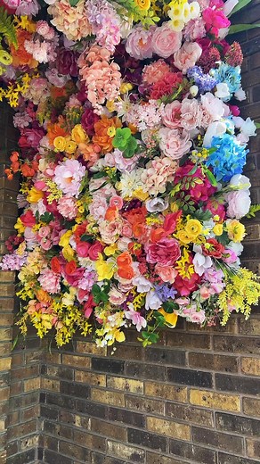 Everything is coming up flowers! If you haven’t been by La Vie lately, it’s time for a visit to see our new floral installation by Amy of Bespoke Decor! Isn’t it dreamy?! We couldn’t be happier! 😍🌹 | La Vie en Rose Boutique