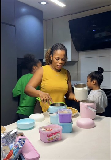 Very chaotic school morning prep 😩 Got my son up super early for his football squad trials since it starts by 6:40am. The early morning rush/school mornings preps are not for the weak but we move 💪🏽⚽️ My darling @treatsbyfaith thank you so much for the yummy cake. The cake came in at the right time for us 🥰🤩🥰 Snapchat: kokoliciouskoko #schoolprep #chaoticmorning #footballday #mommyasa #morningvlog