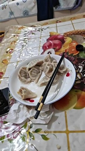 下吧，大点下，浇凉我的心，浇碎我的梦，明天醒来以后继续碎银几两。