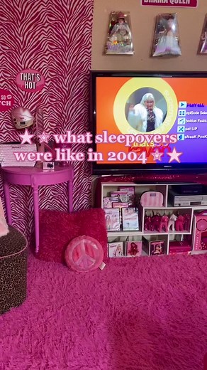Opening the 2004 That's So Raven DVD | 2000s Throwback Room Inspo