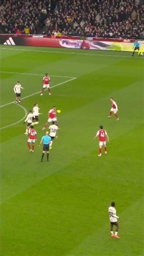 GABRIEL JESUS WITH THE SKILLS!