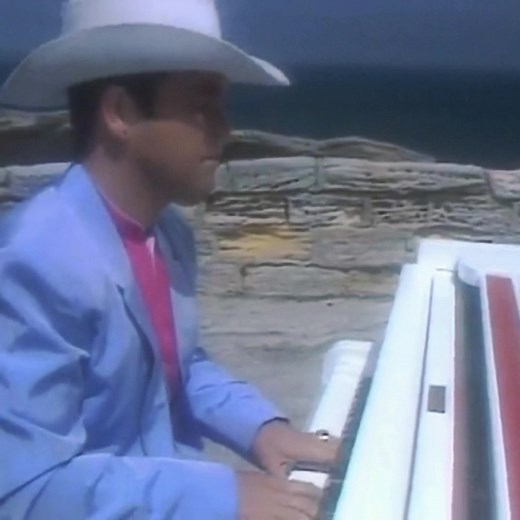 Blue Eyes by Elton John: A Musical Tribute to Iconic 80s Music