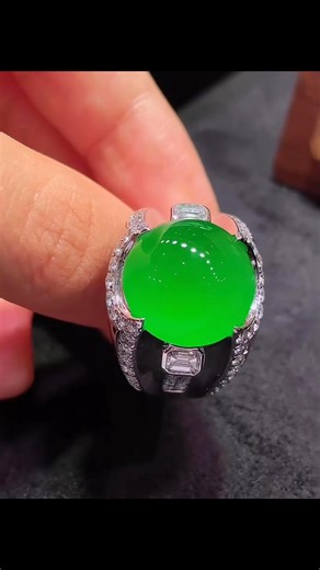 🌱🌱🌱 Jadeite, a beautiful precious stone; Indignation, the virtue of a gentleman. | Myanmar A-Grade Awethentic Jadeite