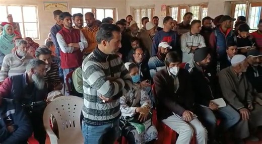 *Back to Village- IV Sees Enthusiastic Participation of People in Baramulla* Jk prime channel sopore Report by showket shah *_Dr Sehrish Asgar Visits Various Panchayats, Interacts with PRIs, Visiting Officers_* Baramulla, October 28: District Development Commissioner Baramulla, Dr Syed Sehrish today visited various Panchayats in the district including Jal Sheeri and Nadihal in the connection with the first day of the ongoing ‘Back to Village' Phase IV (B2V4) programme. During her visit, the DDC 