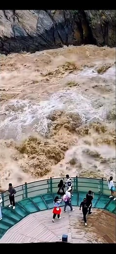 Tiger Leaping Gorge, Jinsha River, Diqing, Yunnan. #yunnan #nature #travel #china