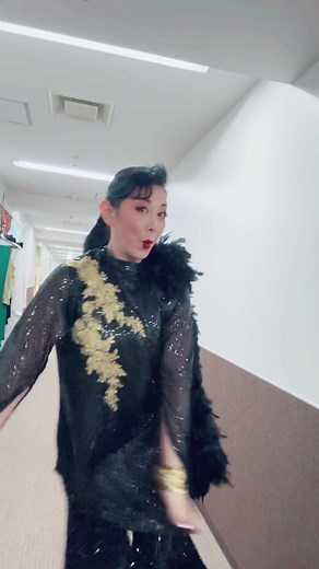 高嶺ふぶきの元気な踊りと宝塚の魅力