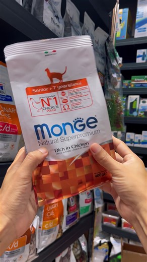 🐱✨ Nutrición pensada para gatos senior Monge Feline Adult Senior está formulado para acompañar a tu gato adulto mayor con una alimentación equilibrada y de alta calidad, ayudando a mantener su vitalidad y bienestar día a día. 🛒 Disponible en Catastrophe 🔗 Link de nuestra web anclado en el perfil 📍 Av. Alfredo Benavides 347, Int. 8 – C.C. Expocentro, Miraflores 📱 WhatsApp: 970 875 753 Porque cuidar también es elegir bien 💛