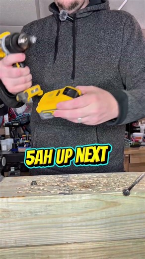 This Small DeWalt Battery Just Embarrassed the 5Ah #dewalt #battery #tools #powertools