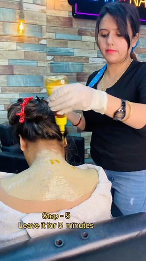 ❤️Falak Naaz🖤 on Instagram: "Neck Back & Body Taning ! Uneven skintone Removing easy HomeRemedy tips! #diy #skincaretips #beautytips #beautyinfluencer #reelkarofeelkaro #reelsindia"