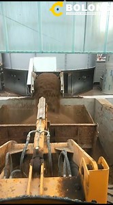 The fermentation tank project has been fully installed and put into operation, successfully achieving stable production of pure chicken manure organic fertilizer. The fermentation cycle has been shortened to 7–15 days, truly realizing the "daily clearance" of chicken manure and efficiently converting livestock manure into high-quality organic fertilizer. The produced pure chicken manure organic fertilizer contains no chemical additives at all, fully retains the original nutrients of chicken manu