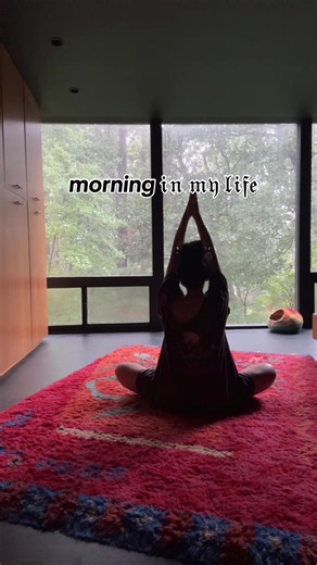 Morning in My Life: Simple Morning Routine & Stretch for Monday