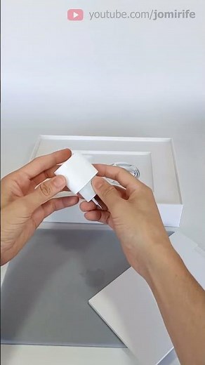 Unboxing per vedere tutto ciò che c'è nella scatola dell'iPad Apple 🇮🇹