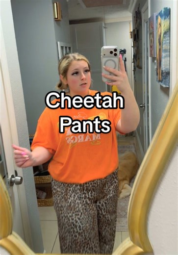 Love me some cheetah print pants! And no I can’t tell the difference between cheetah and leopard😅 #cheetahpants #casualoutfits #comfyoutfit