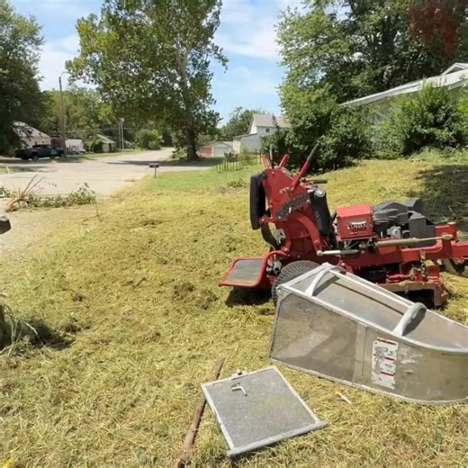 25K views · 528 reactions | he warned me the landlord will call the cops on me if he catches me working there | Unofficial: Next | Facebook