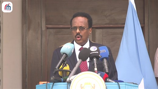 Madaxweyne Xasan Sheekh oo maanta xilka kala wareegay madaxweynihii hore ee dalka Maxamed Cabdullaahi Farmaajo. | Radio Mogadishu