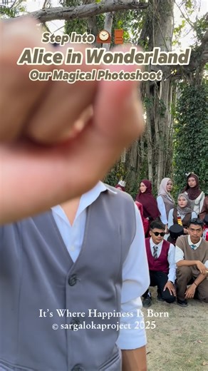 Buku Tahunan Sekolah ⚜️ on Instagram: "kalau kamu masuk ke dalam dunia fantasi seperti yang di alami sama Alice in Wonderland🐇⏱️🗝️ kira-kira peristiwa apa yang bakal buat kamu kebingungan untuk cari jalan keluarnya? mimin hanya bisa bantu jawab kalau kamu lagi cari vendor yearbook yang trusted, berkualitas, dan hasilnya bisa kamu pamerin sama sekolah lain tentunya harus bareng mimin dan tim yaa. Yuuk buruan hubungin sekarang, mimin tunggu notif chat dari kamu yaa. Klik link yang ada di bio👆🏻