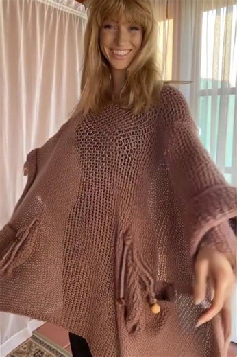 LANGENLOOK knit asymmetrical tunic. Unusual knit with pockets. Loose weave. one size. #lagenlook