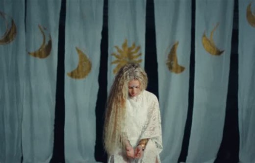 ‎Elyanna اليانا‎ on Instagram‎: "THE SUN CHANT ☀️🧿 نشيد الشمس COLDPLAY - MUSIC OF THE SPHERES - USA TOUR creative director @fairdose @bytanima director @bytanima dp @yussefharidy Producer/set designer @mereeyyyy Styling @talimarjieh ac @matt.rica lighting @arquilevich Makeup @paulyblanch Hair @laurarugetti Dancers @yannas_angels @makaylagordon_ @juanamartello @laurenpoppin @sofiabellaofficial Henna @hollywoodhenna"‎