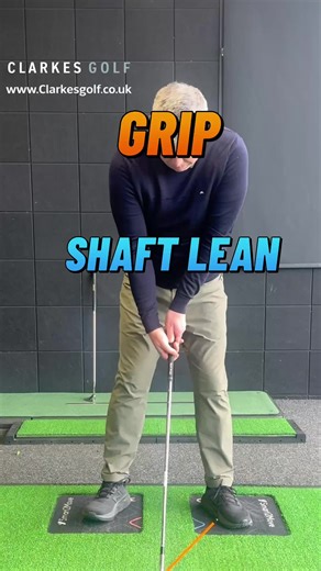 GRIP V SHAFT LEAN 👉 Lead hand more on top = radial wrist cock, influences shaft lean 📐 👉 Grip more on the side = wrist hinge / bow, influences shaft lean 📐 #golf #golfswing🏌️‍♂️