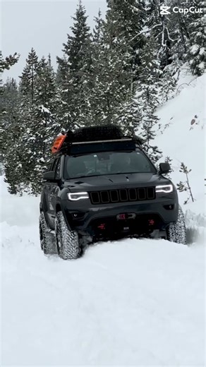 WK2 playing in the snow #offroadoverland #offroad #WK2