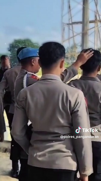 penegakkan disiplin sie propam polres Pangandaran @listyosigitprabowo @divisihumaspolri @ssdm_polri @spripim.polri @polisi_indonesia @humaspoldajabar @spripimpoldajabar • • #poldajabar #humaspoldajabar #kapolrespangandaran #polrespangandaran #polisiindonesia