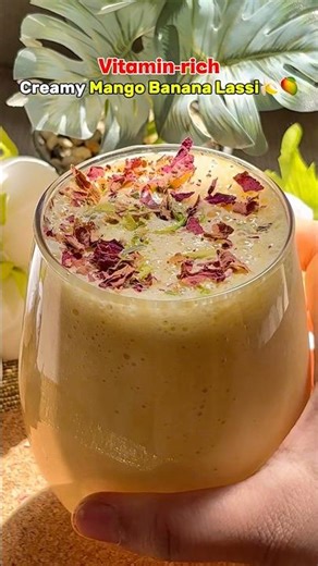 Healthy Mango-banana Lassi recipe #mangolassi #healthylassi #lassi #smoothie