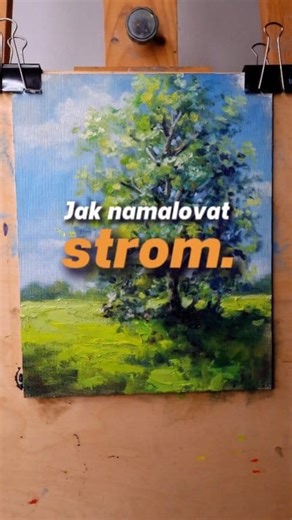 🌳 Jak začít malovat strom krok za krokem? 1️⃣ Začínám od celku – velkých ploch. 2️⃣ Pokládám skvrny tmavších tónů, které vytvoří masu stromu, a nechávám místo pro průhledy korunou. 3️⃣ Určím si lokální barvu – jeho „vlastní“, přirozenou barvu, kterou bychom mu přiřadili bez ohledu na přímé světlo, stíny a okolní vlivy. 👉 Příklady: tráva = zelená, nebe = modré, jahoda = červená. 4️⃣ Podle zdroje světla rozděluji strom na světlo a stín a vrstvím teplé i studené půltóny. 5️⃣ Skvrny pokládám „po c