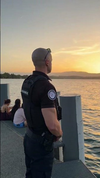 End of the day with the gendarmes during the #G7 🌤️ ! #gendarmerie #gendarme #military #action