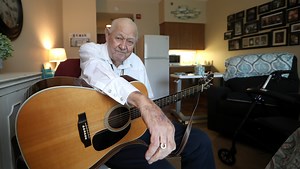 Hoot Gibson: Tallahassee icon out of the fruit business but still strumming at 94