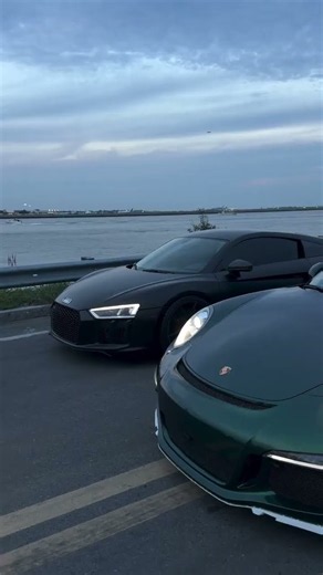 Audi R8 vs Porsche GT3 🏎️🔥 | Which One Wins?