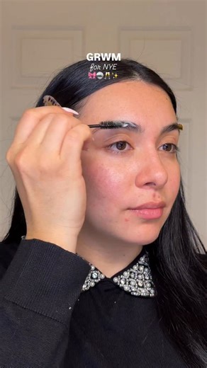 The last GRWM of 2025 💕 This look was definitely not what I had in mind but I love how it turned out 🤩🙌🏼 . #grwm #makeup #makeuptutorial #beauty #makeupinspo | Jenny Peña